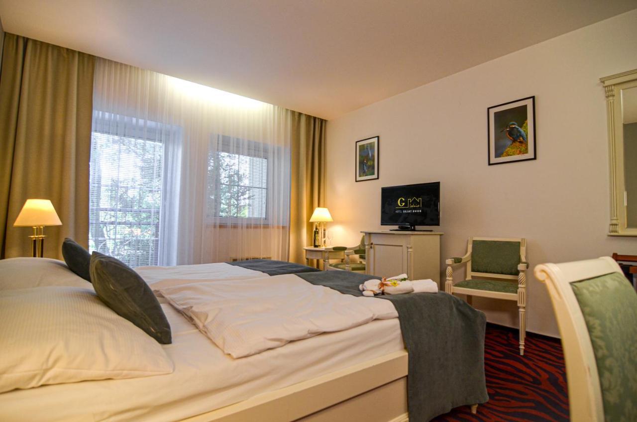 Galant Hotel